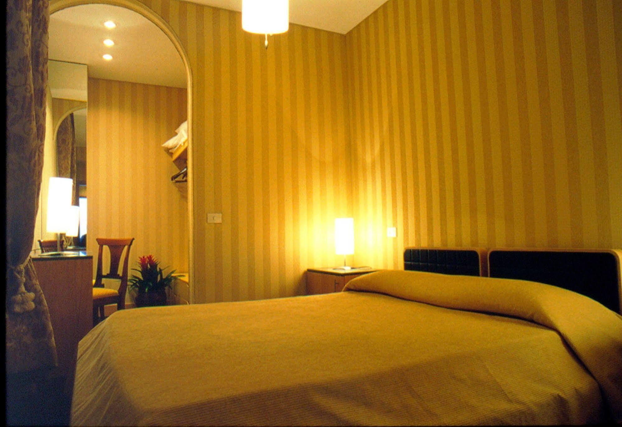 Hotel Lemon Garden Roma Esterno foto